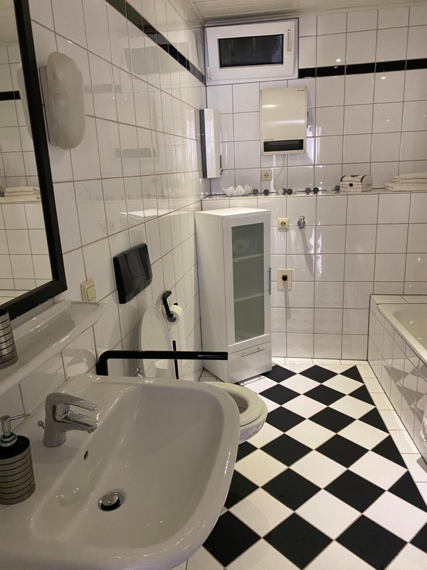 Ferienwohnung Zentral An Der Moselpromenade Zell Extérieur photo